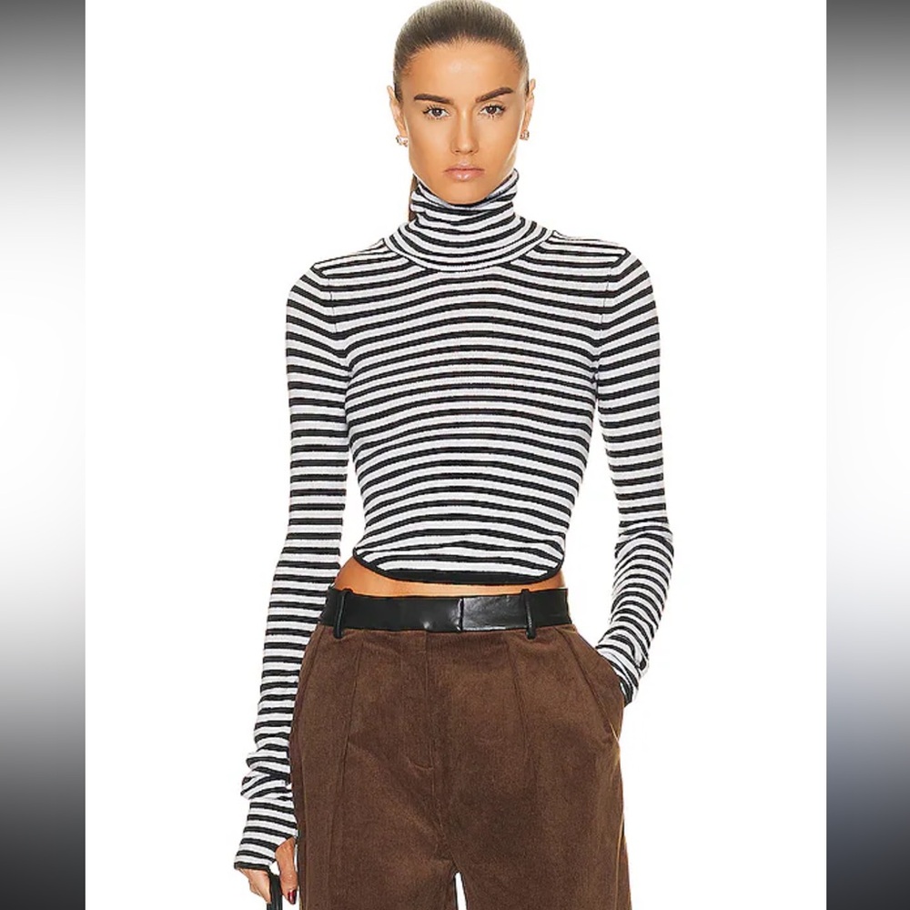 Helsa Alva turtleneck size M